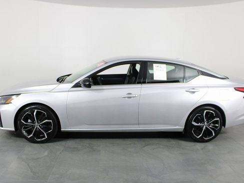 Certified 2023 Nissan Altima 2.5 SR image 9