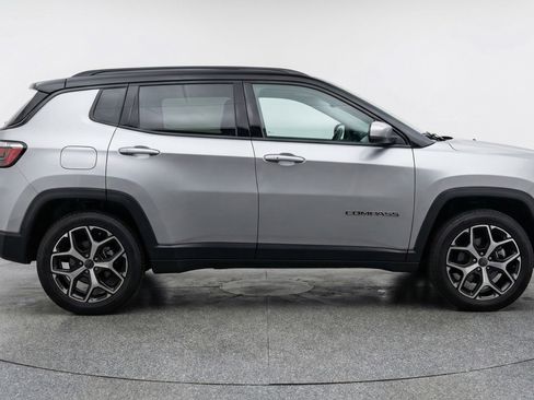 Used 2025 Jeep Compass Limited AWD/4WD image 11
