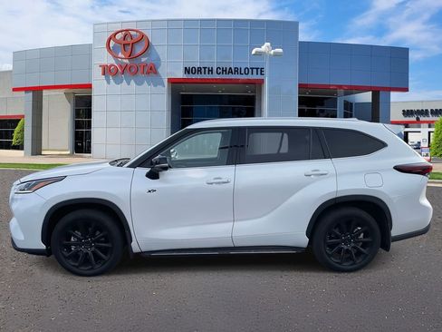 Used 2024 Toyota Highlander Platinum image 7