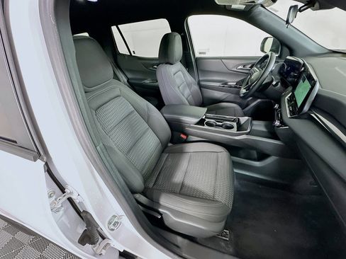 Used 2025 Chevrolet Equinox LT image 30