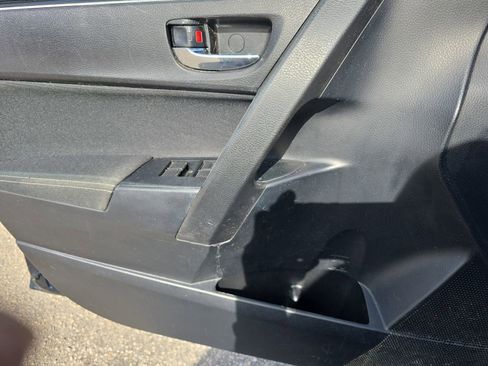 Used 2017 Toyota Corolla L image 29