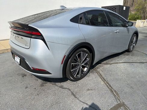Used 2023 Toyota Prius XLE FWD image 10