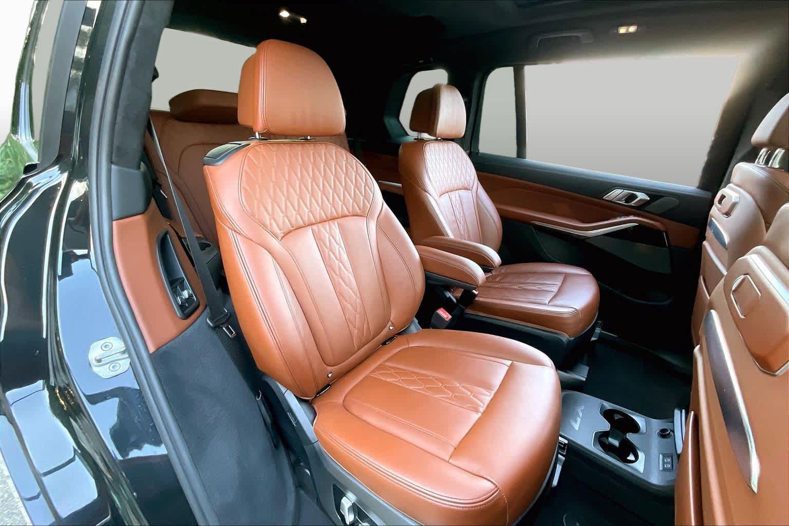 Used 2023 BMW X7 xDrive40i w/ Executive Package AWD/4WD image 19