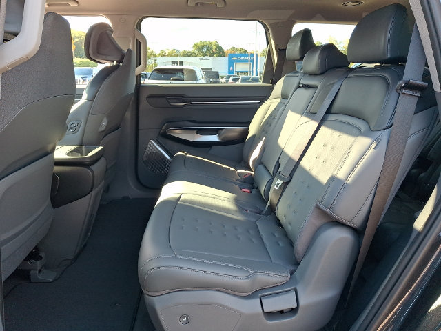 Used 2024 Kia EV9 Wind AWD/4WD image 17