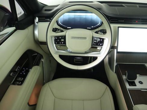 New 2026 Land Rover Range Rover Long Wheelbase SE image 11