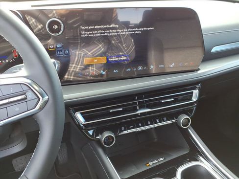 New 2026 Chevrolet Traverse LT w/ Driver Confidence Package image 17