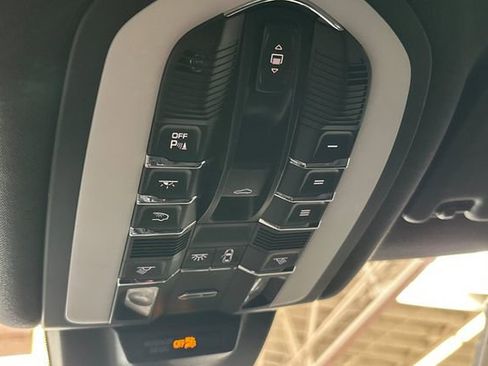 Used 2020 Porsche Macan S image 37