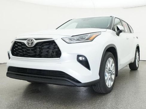 New 2026 Toyota Highlander Limited AWD/4WD image 32