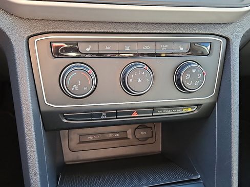 Used 2023 Volkswagen Atlas SE image 14