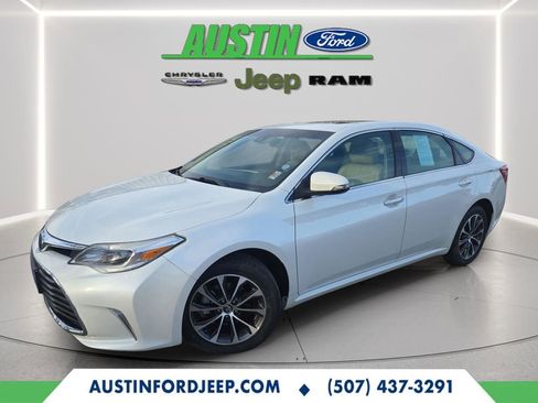 Used 2018 Toyota Avalon XLE Plus image 1