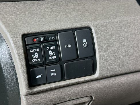 Used 2015 Honda Odyssey Touring image 10