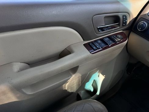 Used 2013 Chevrolet Tahoe LTZ image 29