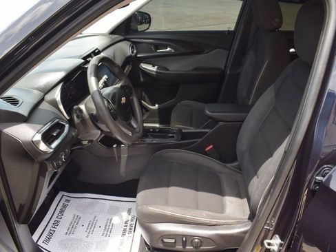 Used 2021 Chevrolet TrailBlazer LT w/ Convenience Package FWD image 8