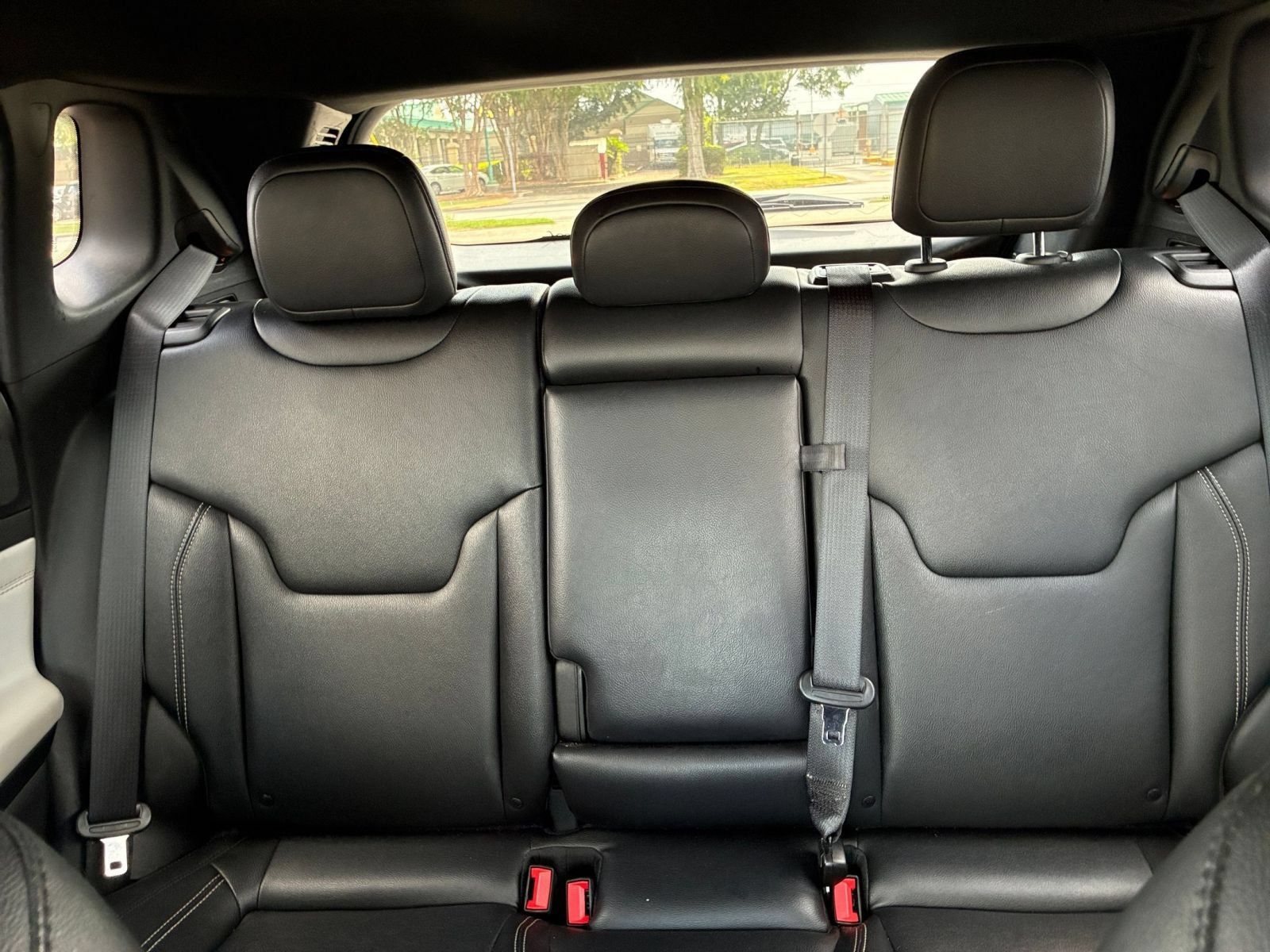 Used 2025 Jeep Compass Limited AWD/4WD image 38