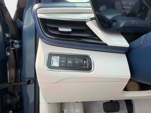 New 2026 Buick Enclave Avenir w/ Super Cruise Package FWD image 30