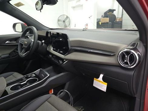 New 2026 Chevrolet Equinox LT w/ Convenience Package II image 26