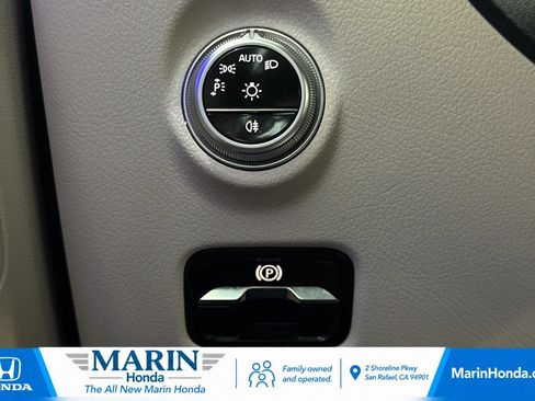 Used 2025 Mercedes-Benz C 300 Sedan image 30