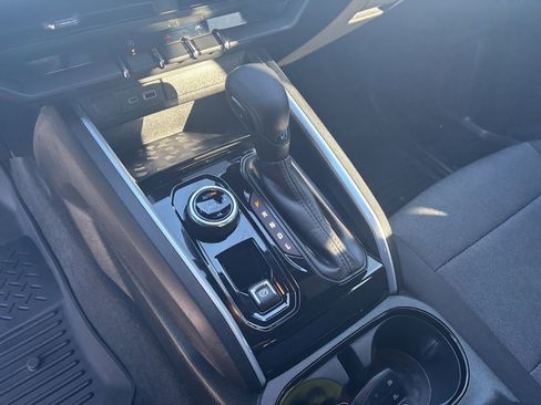 Used 2023 Chevrolet Colorado Trail Boss w/ Technology Package image 10