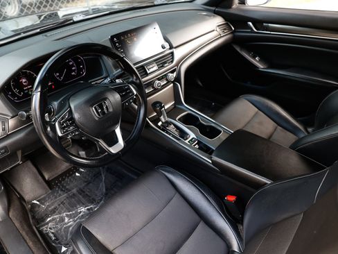 Used 2018 Honda Accord Sport image 6