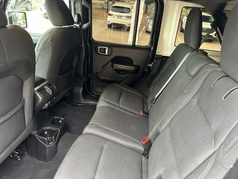 Used 2019 Jeep Wrangler Unlimited Sport S AWD/4WD image 19