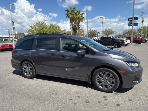 Used 2026 Honda Odyssey Touring image 3