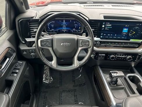 Used 2022 Chevrolet Silverado 1500 LT Trail Boss w/ Convenience Package II image 16