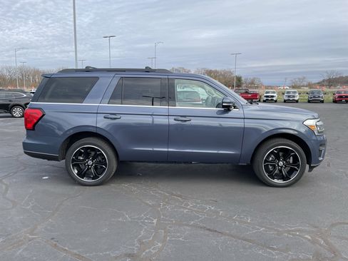 Used 2022 Ford Expedition XLT image 10