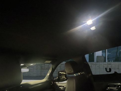 Used 2024 GMC Sierra 2500 AT4 image 10