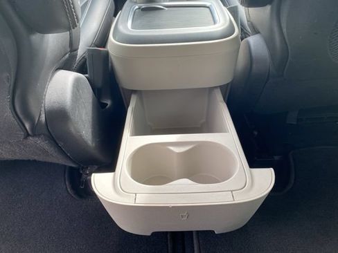 Used 2024 Chrysler Pacifica Touring-L FWD image 23