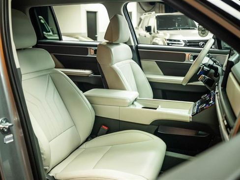 Used 2025 Hyundai Santa Fe SEL AWD/4WD image 16