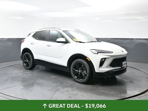 Used 2024 Buick Encore GX Sport Touring image 5