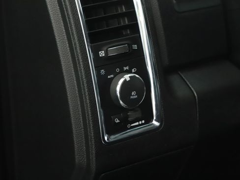 Used 2017 RAM 1500 Laramie w/ Convenience Group image 8