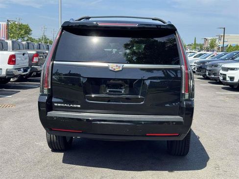 Used 2020 Cadillac Escalade Luxury AWD/4WD image 6