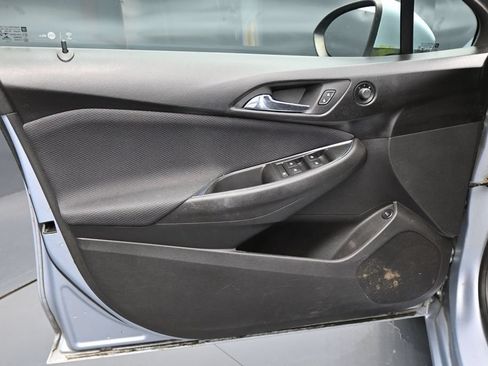 Used 2017 Chevrolet Cruze LS FWD image 10
