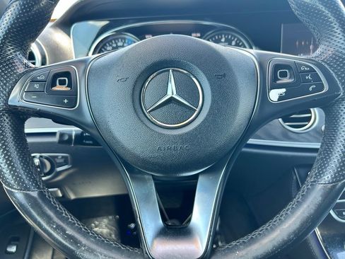 Used 2017 Mercedes-Benz E 300 4MATIC image 21
