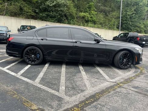 Used 2021 BMW 740i w/ Premium Package RWD image 2