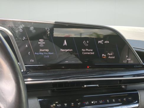 Used 2021 Cadillac Escalade Sport RWD image 16