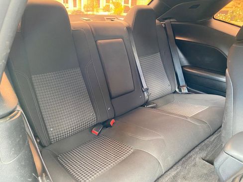 Used 2016 Dodge Challenger SXT image 39