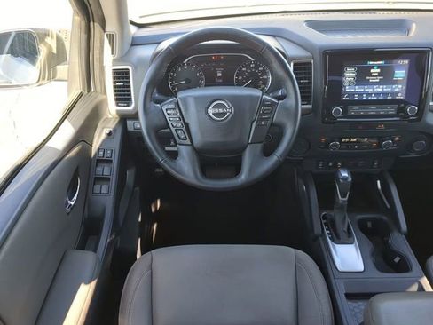 Used 2023 Nissan Frontier SV w/ SV Convenience Package image 18