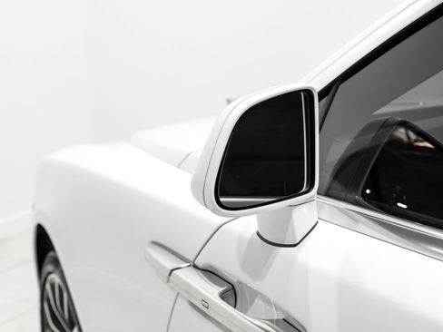 Used 2018 Rolls-Royce Dawn Base image 40