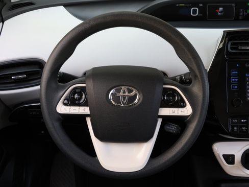 Used 2017 Toyota Prius Two FWD image 17
