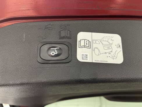 Used 2019 Ford Escape Titanium w/ U9j03 - Titanium Tow Package AWD/4WD image 29