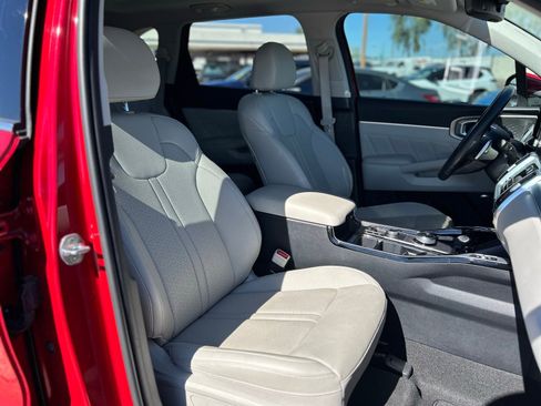 Used 2022 Kia Sorento SX Prestige w/ Panoramic Sunroof Package image 11