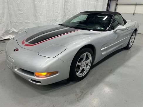 Used 2001 Chevrolet Corvette Convertible w/ Preferred Equipment Group2 RWD image 10
