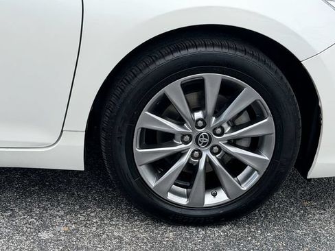 Used 2017 Toyota Camry XLE FWD image 9