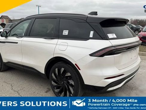 Used 2026 Lincoln Nautilus Reserve image 8