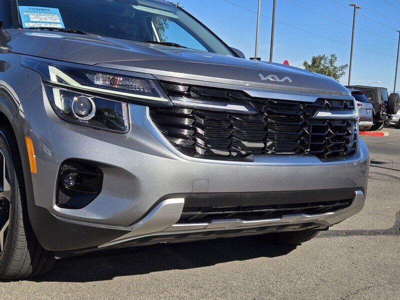 Certified 2025 Kia Seltos EX w/ EX Sunroof Package FWD image 9