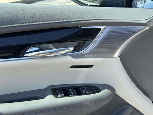 Certified 2023 Cadillac XT6 Premium Luxury image 11