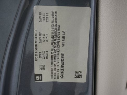 Used 2010 Buick Lucerne CXL w/ Driver Confidence Package FWD image 27