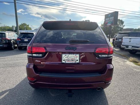 Used 2019 Jeep Grand Cherokee Altitude AWD/4WD image 6